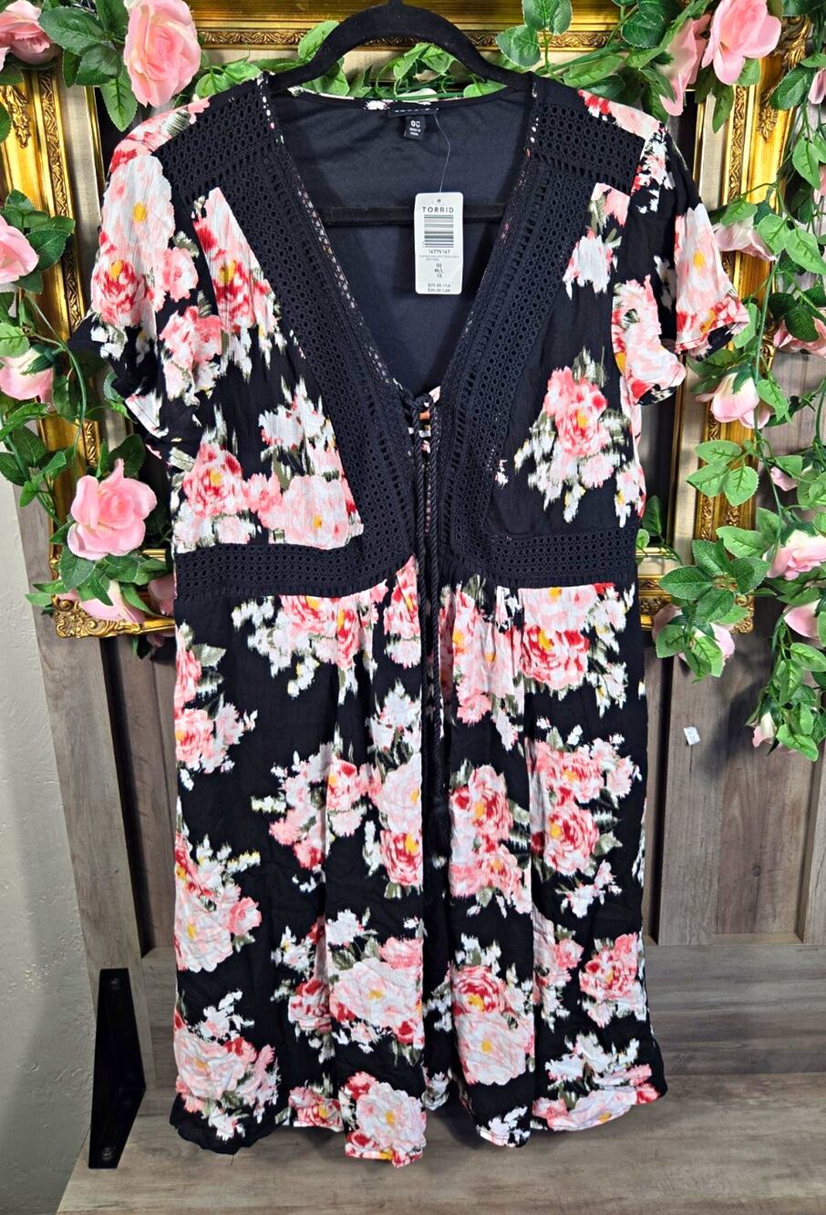 Torrid Floral Lace Inset Dress Size 00 M/L Black Pink NWT $75.50 Short Sleeve